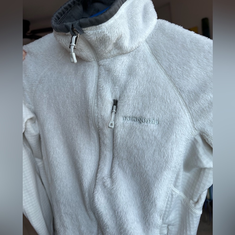 Patagonia women’s xs white jacket